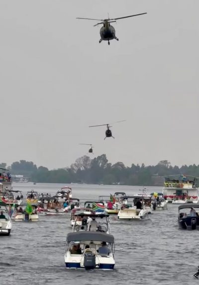 Community members celebrating the Opening of the Vaal River 2025 event